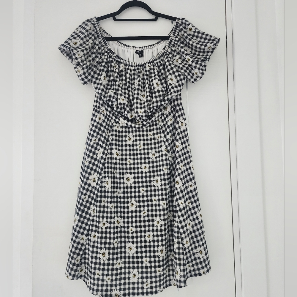 Charming Black and White Gingham Floral Dress